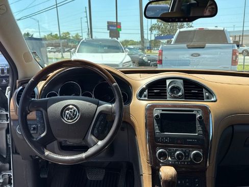 Used 2017 Buick Enclave Leather FWD image 16