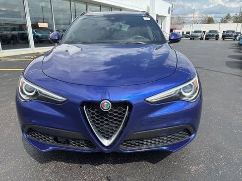 Used 2022 Alfa Romeo Stelvio Ti AWD/4WD image 2