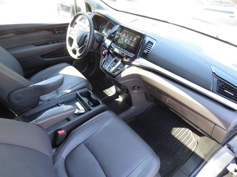 Used 2018 Honda Odyssey Elite image 14