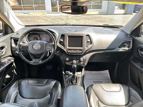 Used 2020 Jeep Cherokee Trailhawk AWD/4WD image 25