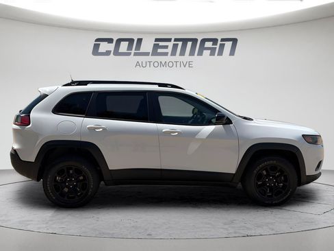 Used 2022 Jeep Cherokee Latitude AWD/4WD image 6