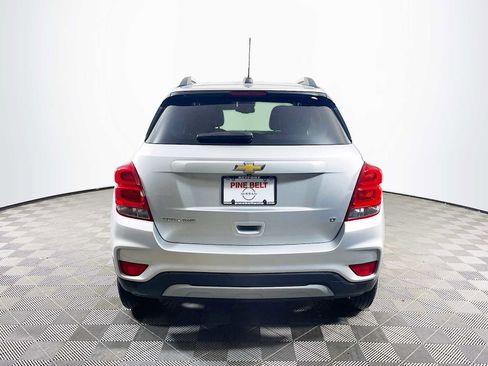 Used 2019 Chevrolet Trax LT w/ LT Convenience Package image 5