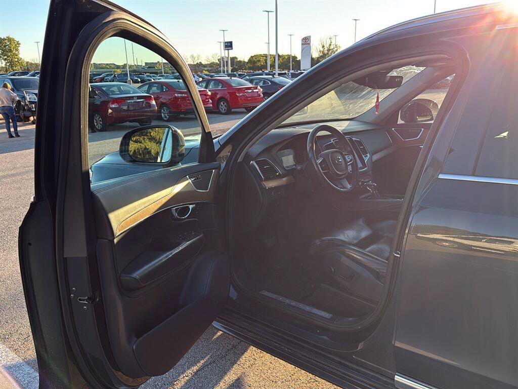 Used 2016 Volvo XC90 T6 Inscription w/ Vision Package AWD/4WD image 9