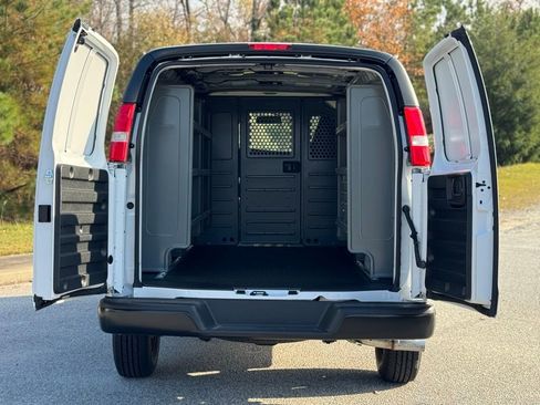 New 2025 GMC Savana 2500 w/ Driver Convenience Package image 15