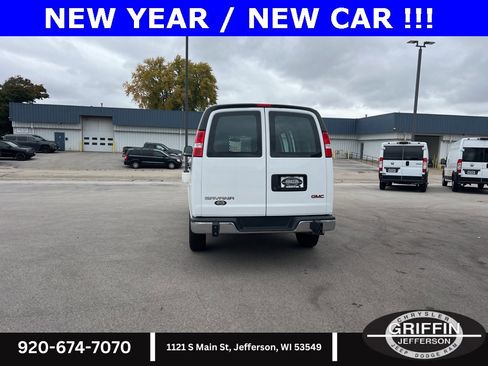 Used 2022 GMC Savana 2500 Work Van w/ Driver Convenience Package image 12