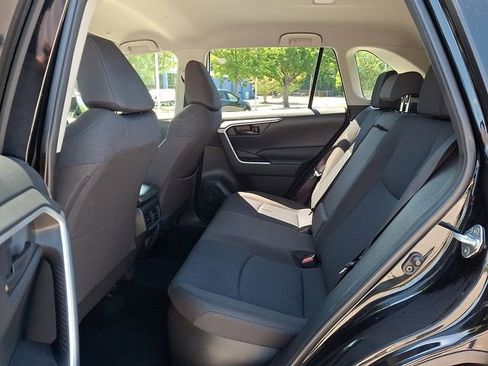 Used 2024 Toyota RAV4 LE AWD/4WD image 12