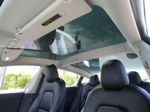 Used 2021 Tesla Model 3 Standard Range Plus RWD image 17