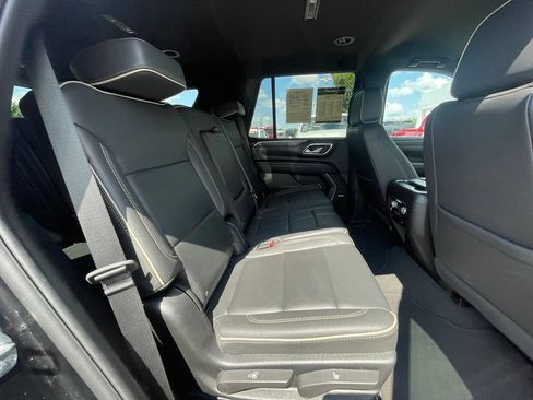 Used 2024 GMC Yukon SLT RWD image 27