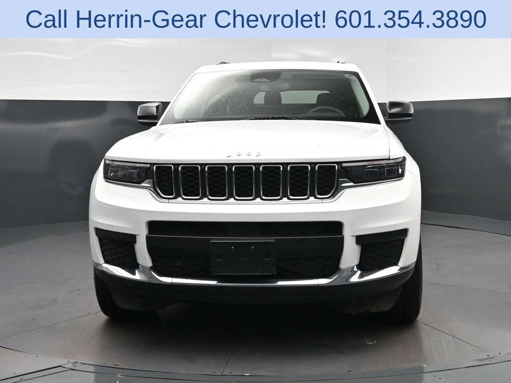 Used 2023 Jeep Grand Cherokee L Laredo RWD image 10