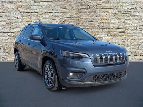 Used 2019 Jeep Cherokee Latitude Plus FWD image 1