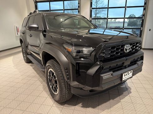 Used 2025 Toyota 4Runner TRD Off-Road Premium image 7