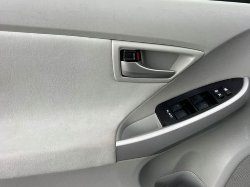 Used 2013 Toyota Prius Two image 12