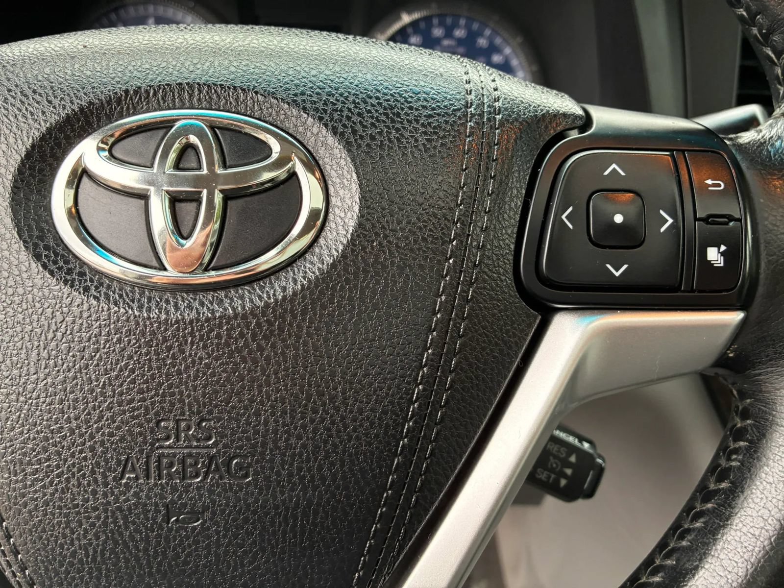 Used 2015 Toyota Sienna XLE FWD image 23