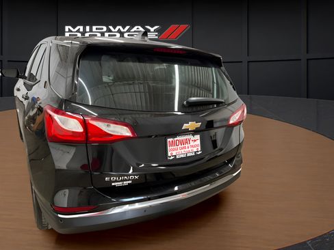 Used 2021 Chevrolet Equinox LS w/ LS Convenience Package AWD/4WD image 6