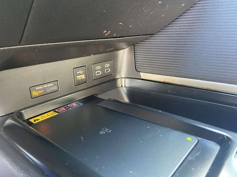 Used 2025 Toyota Camry SE FWD image 24