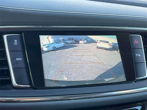 Used 2018 Buick Enclave Essence image 26