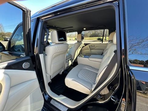 Used 2023 INFINITI QX80 Sensory w/ Cargo Package AWD/4WD image 19