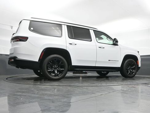 Used 2025 Jeep Wagoneer Series II image 48
