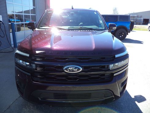 Used 2023 Ford Expedition Limited AWD/4WD image 10