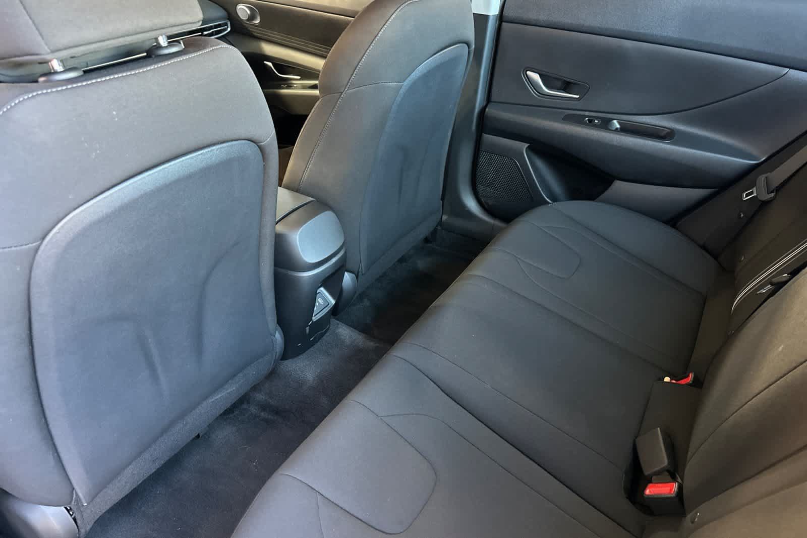 Used 2026 Hyundai Elantra Hybrid FWD image 5