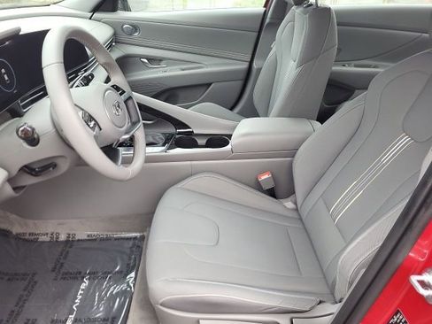 Certified 2023 Hyundai Elantra SEL w/ Convenience Package image 11