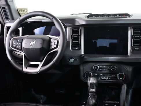 New 2025 Ford Bronco Badlands image 8