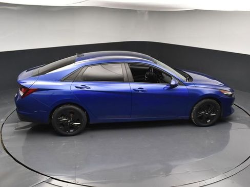 Used 2021 Hyundai Elantra SEL w/ Convenience Package image 46