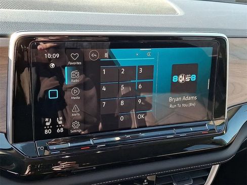 Used 2025 Volkswagen Atlas SE image 16