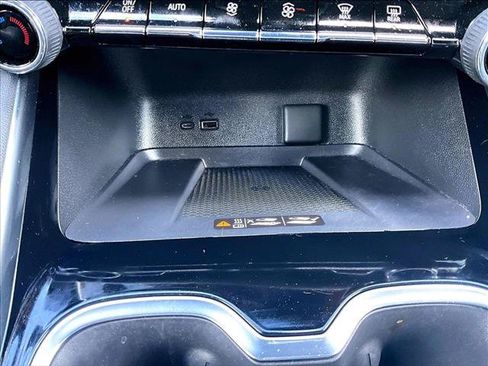 Used 2024 Chevrolet Traverse LT FWD image 26