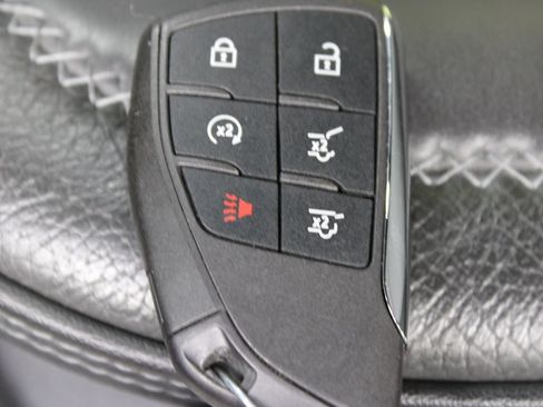 Used 2025 GMC Yukon XL Denali AWD/4WD image 73