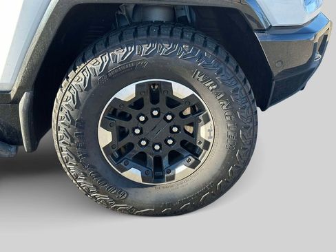 Used 2022 GMC Hummer EV Edition 1 w/ LPO, Illumination Package image 11