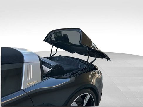 Used 2021 Porsche 911 Targa 4S Heritage Design image 36