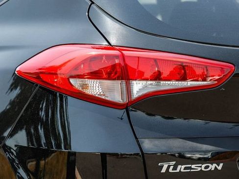 Used 2017 Hyundai Tucson SE w/ Cargo Package FWD image 10
