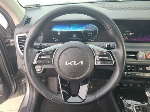 Used 2024 Kia Seltos EX image 19