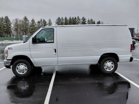 Used 2013 Ford E-250 and Econoline 250 w/ PWR Group image 2