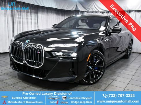 Used 2024 BMW i7 M70 w/ Executive Package AWD/4WD image 1