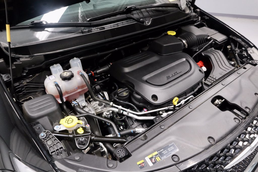 Used 2026 Chrysler Pacifica Select FWD image 18