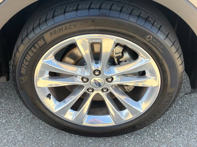Used 2019 Ford Explorer Limited w/ Ford Safe & Smart Package FWD image 33