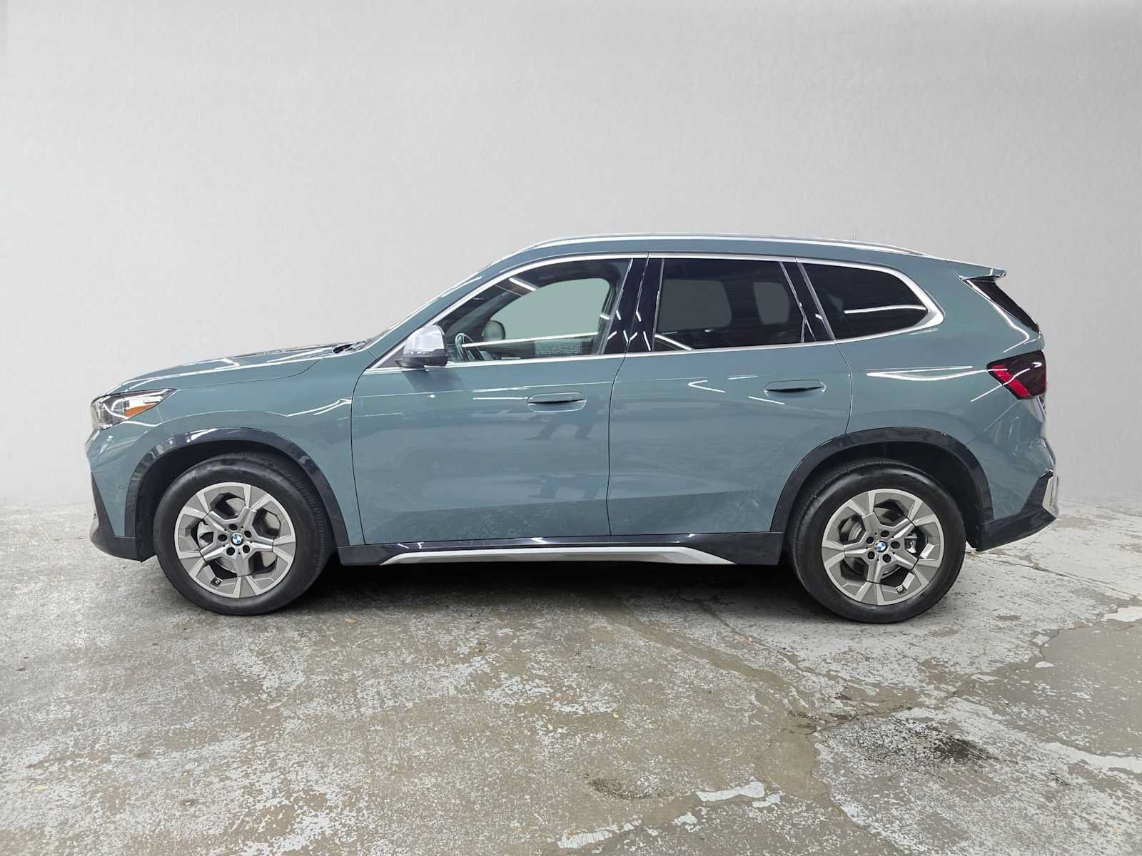 Used 2023 BMW X1 xDrive28i w/ Premium Package AWD/4WD image 6