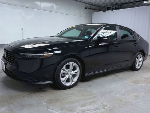 Used 2025 Honda Accord LX image 4