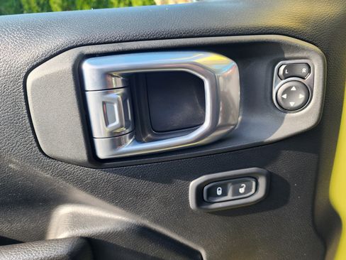 Used 2023 Jeep Gladiator Rubicon w/ LED Lighting Group image 25