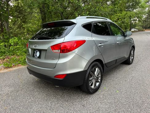 Used 2015 Hyundai Tucson SE AWD/4WD image 3