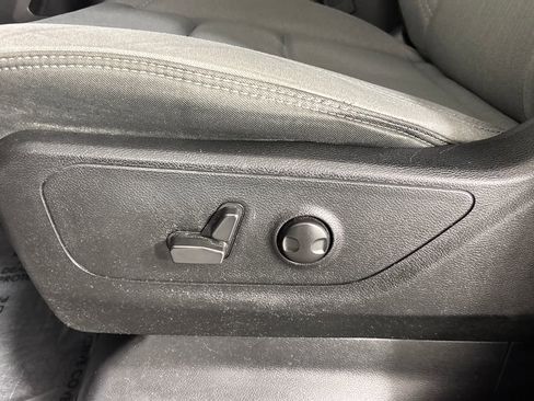 Used 2022 RAM 1500 Big Horn AWD/4WD image 9