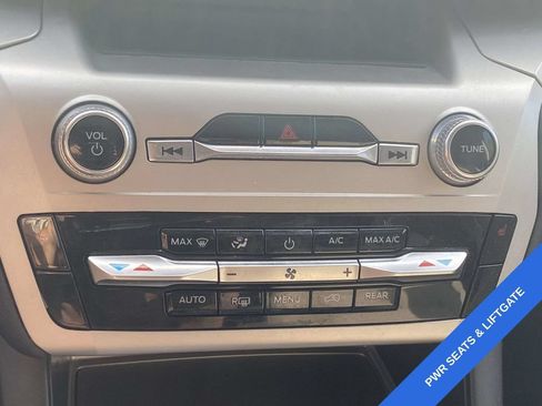 Certified 2022 Ford Explorer XLT RWD image 29