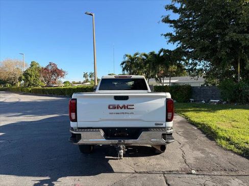 Used 2023 GMC Sierra 2500 Pro w/ Convenience Package image 3