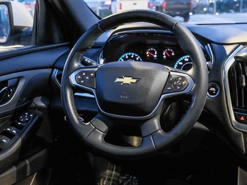 Used 2023 Chevrolet Traverse LT FWD image 17
