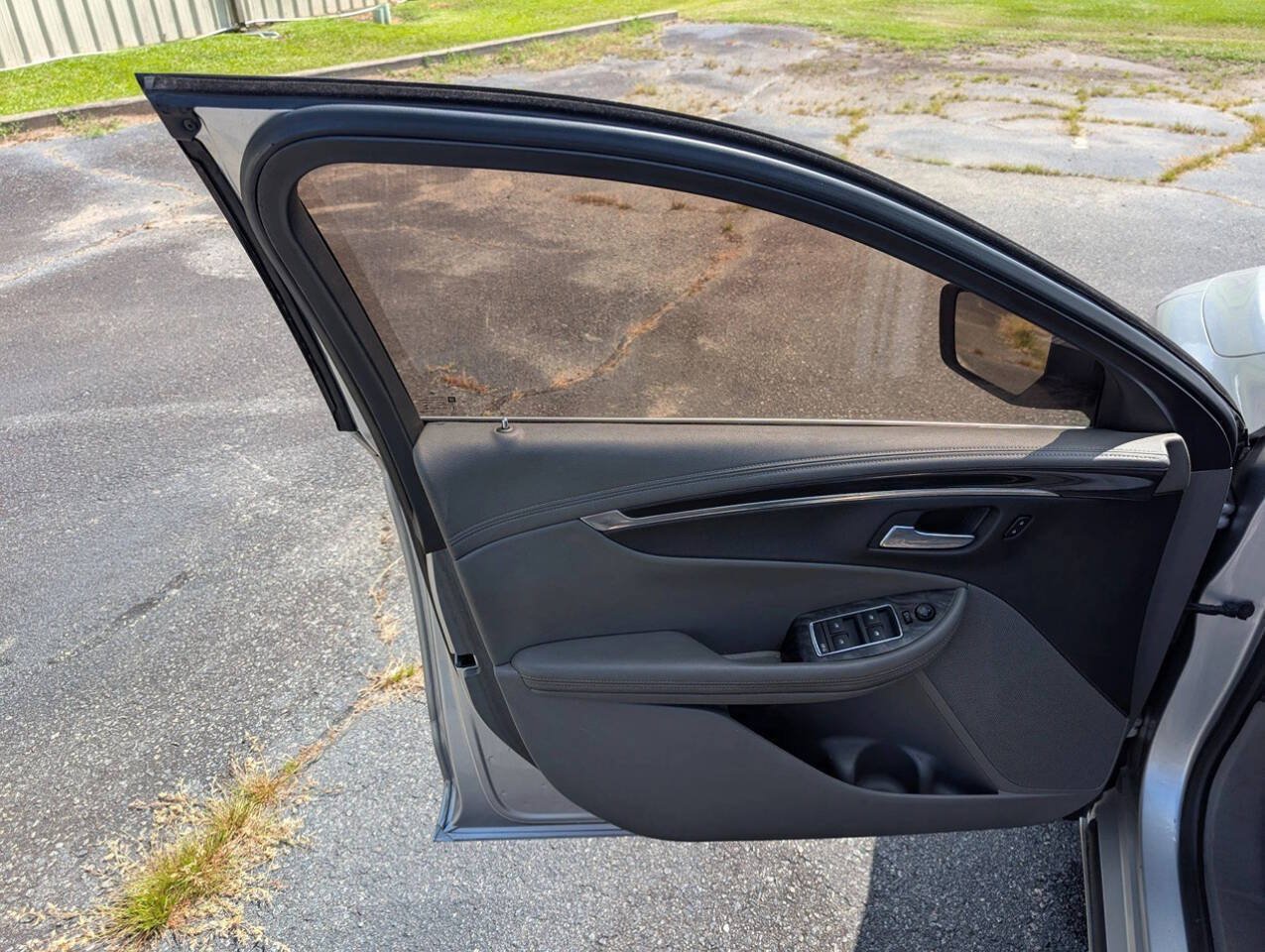 Used 2014 Chevrolet Impala LT FWD image 21