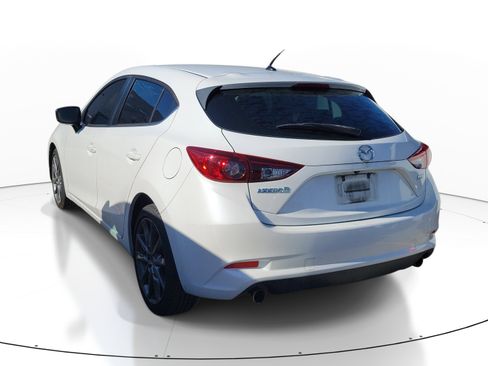Used 2018 MAZDA MAZDA3 Touring image 4