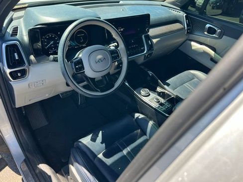 Certified 2023 Kia Sorento SX Prestige AWD/4WD image 13