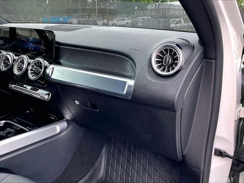 Used 2022 Mercedes-Benz GLB 250 image 19